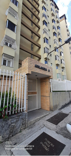 Apartamento En Venta Ubicado En La Urb. Santa Rosa De Lima