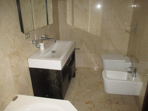 Imagen 9 de 12 de Casa En Venta Lv/ir 20-9499 Colinas Santa Monica 04142596658
