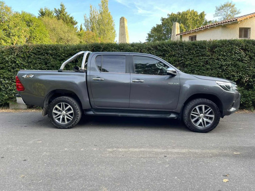 Toyota Hilux 2.8 Cd Srx 177cv 4x4 2016