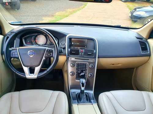 Imagem 4 de 8 de Volvo Xc60 2.0 T5 Dynamic 2014