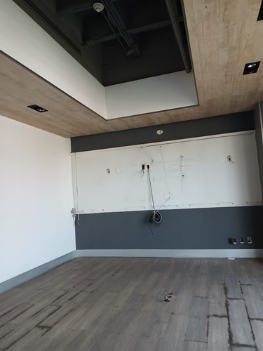 Rento Oficina 630 M2, En El Mejor Corredor De Edificios Corporativos De Oficinas