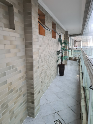 Imagem 2 de 14 de Apartamento 2 Dormitórios Prédio Frente Mar Ocian Ams323