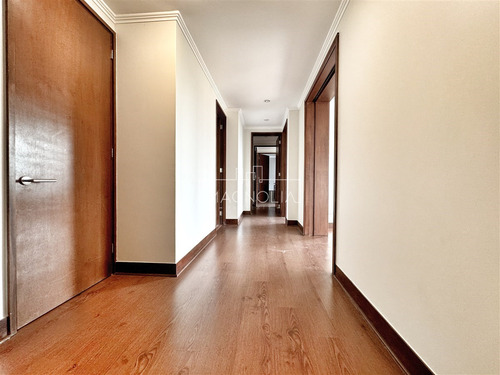 Departamento En Venta De 4 Dorm. En Lo Barnechea