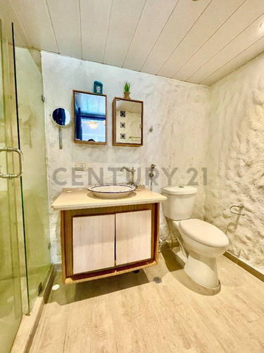 Hermoso Apartamento Con Vista Al Mar En El Condominio Isla Marina