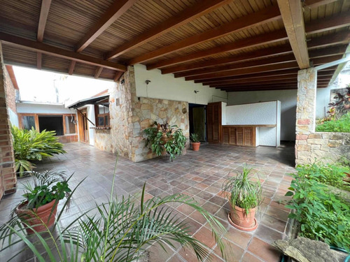 Imagen 16 de 16 de Amr Vende Espaciosa Y Bella Casa En La Urb. Merida