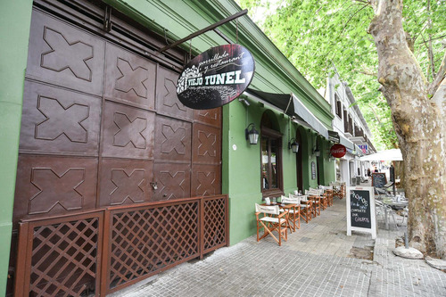 Imagen 4 de 11 de Excelente Local En Colonia Del Sacramento. Avenida Principal