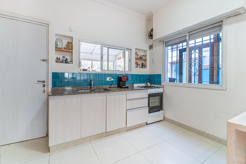 Venta - 2 Casas Con Gran Parque Y Pileta - Zona Pompeya