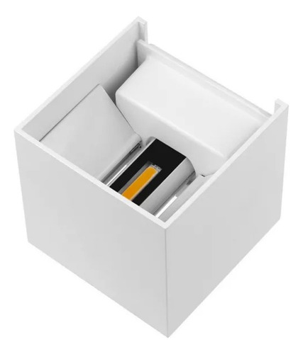 Foco Muro Cubo Blanco Enchufe Interruptor Led