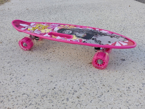 Skate Patineta Oval Anchas De Pu Trucks De Metal Adeleste