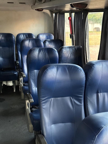 Micro Ônibus V8l 4x4 2015