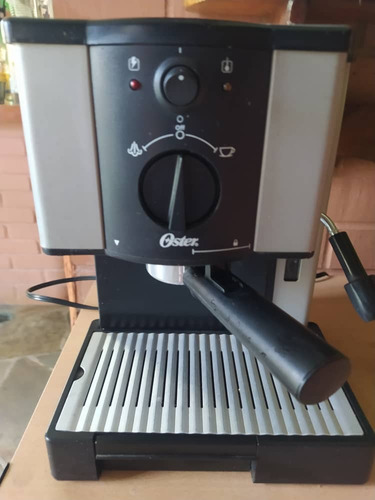 Cafetera Oster Para Expreso Y Cappuccino Con Espumador