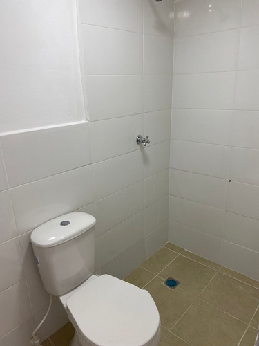 Local Comercial Con Doble Altura Y Mezanine, En El Centro