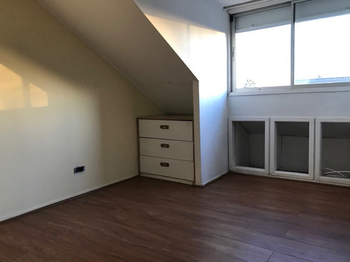 ¡espléndida Y Amplia Casa De 2 Pisos En Venta!