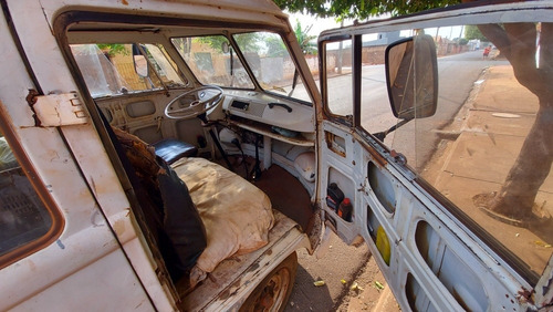Imagem 8 de 10 de Volkswagen Kombi