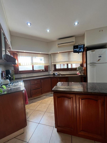 Casa En Inmejorable Zona!!