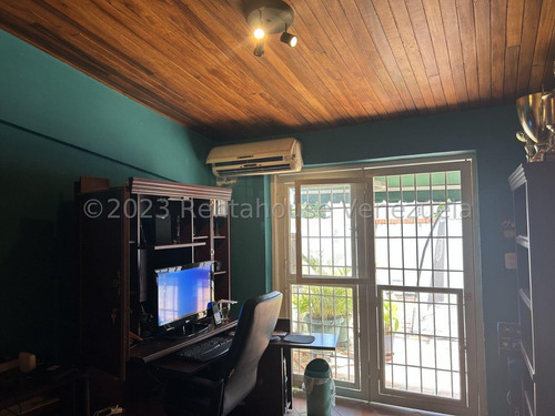 Casa En Venta En Macaracuay Caracas Calle Cerrada Piscina Parrillera Jacuzzi