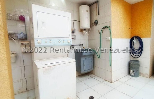 Imagen 3 de 12 de Linda Y Amplia Casa En Puerta Maraven Punto Fijo Falcon
