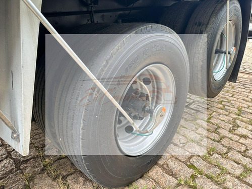 Ford Cargo 2422 2422/ 2422 E 3-eixos 2p (diesel)