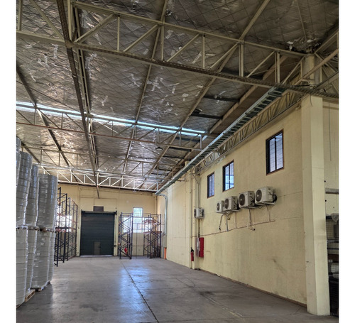 Arriendo Bodega Con Oficinas En Condominio Industrial
