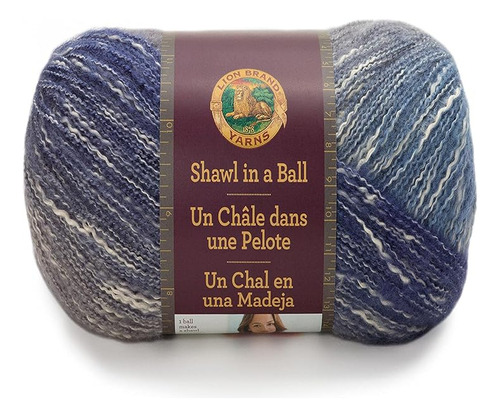 Chal Lion Brand Yarn 828 200 En Un Ovillo De Hilo