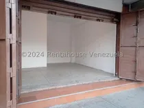 Comprar En Alquiler Excelente Local Comercial Centro De Barquisimeto, Maritza, Con Su Baño, A Pie De Calle, Lucena, Alto Trafico Vehicular Y Peatonal, - 2 4 2 3 2 5 2-  Facil Acceso Al Transporte Publico.