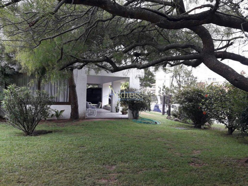 Muy Buena Casa, En Zona Residencial- Ref: 2724