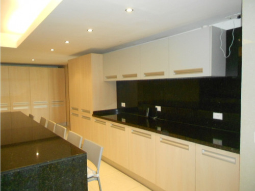 Vendo Casa 1100m2, 5h/7b/8p Cerro Verde 5433