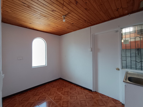 Se Arrienda Casa En Sector Escuadrón, Coronel. (3d 2b)