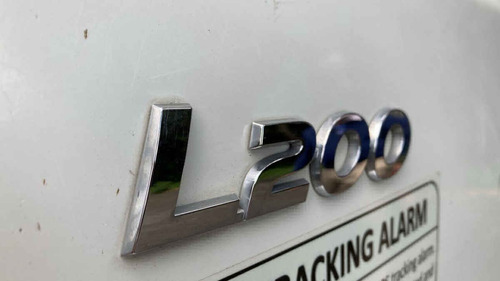 Imagen 12 de 15 de Mitsubishi L200 2017 4p Doble L4/2.5/t Diesel Man 4x4
