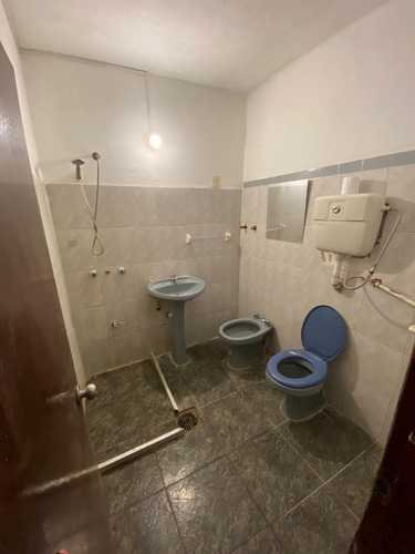 Alquiler Apartamento Tipo Casa En Unión. 1 Dormitorio. Patio