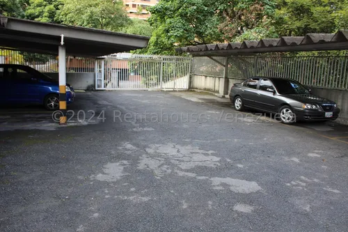 Apartamento En Venta. Res. Marlene. Santa Paula. Cecilia Gutierrez. 25-15158