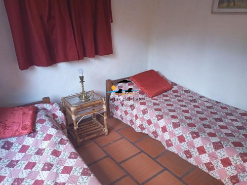 Vendo Casa En Montoya Con 750m De Terreno,4 Dormitorios,mas Dependencia De Servicio.