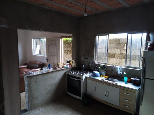 Imagem 5 de 23 de Casa No Bairro Caraguava, Em Peruíbe, Com Espaço Para Piscina, Churrasqueira