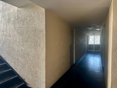 Estudio Con Terraza Vista 3 Cuadras Del Metro En Providencia
