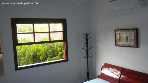 Venda - Casa 4 Dorms. Sendo 3 Suítes Com Escritura Definitiva A Poucos Metros Da Praia Com Piscina - 11639