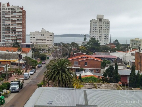 Imagen 4 de 17 de Apartamento De 2 Dormitorios En Puna Del Este Playa Brava