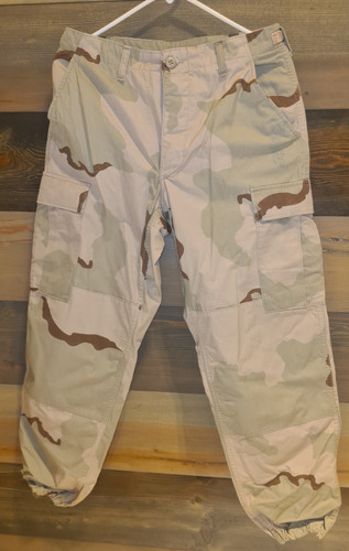 Uniforme Táctico Militar Desierto Trousers Talla 28 (Usado)