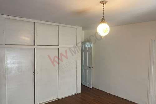 Imagen 6 de 25 de En Renta Acogedora Casa En Esquina Con Amplio Terreno En Col. Independencia