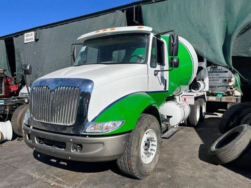 International 8600 Con Equipo De Olla Revolvedora