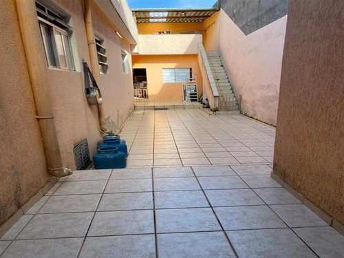 Ótima Casa Para Locação. 210 M², 3 Dormitórios Sendo 1 Suíte E 2 Vagas De Garagem. - 14479