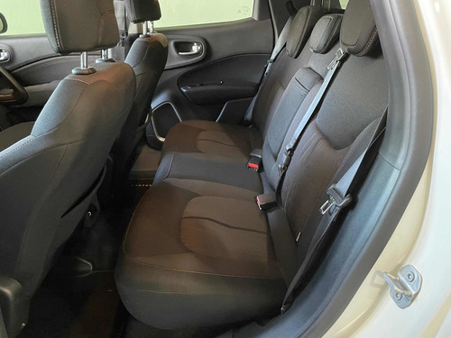 Imagem 8 de 9 de Fiat Toro 2019 2.4 Volcano 16v Flex 4x2 Aut. 4p