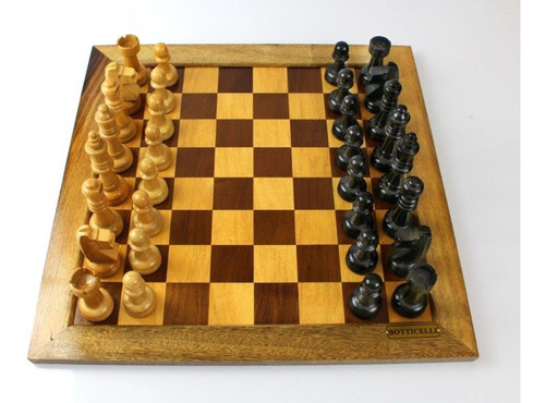 Imagem 1 de 8 de Tabuleiro Para Jogo De Xadrez Com Peças Em Madeira