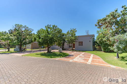 Venta Casa 4 Ambientes En Pilar Con Pileta