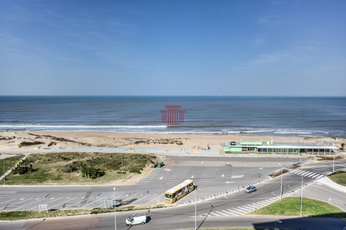 Imagen 2 de 30 de Piso Alto Frente Al Mar, Playa Brava
