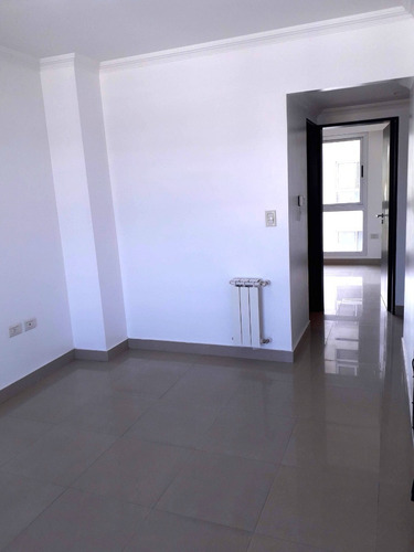 Imagen 2 de 9 de Departamento 1 Dormitorio Con Cochera (centro)