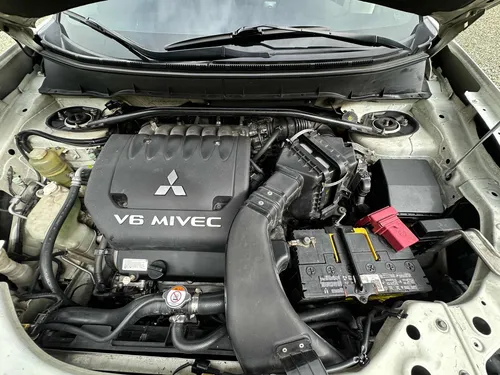 Mitsubishi Outlander 3.0 gasolina