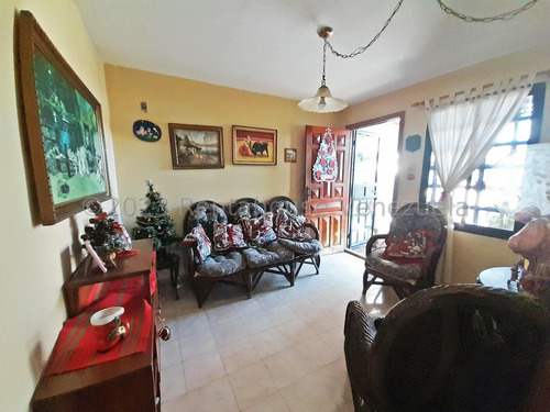 En Venta Comoda Casa En Las Calderas, Coro-la Vela