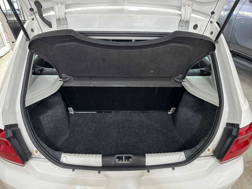 Imagen 10 de 10 de Volkswagen Gol Trend 2017 1.6 Comfortline 101cv