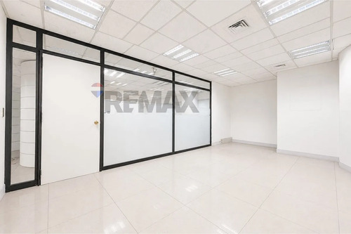 Local Comercial 1.002 M² Paseo Huérfanos