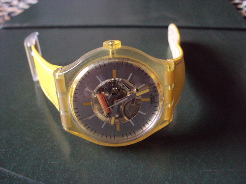 Relógio Swatch Amarelo